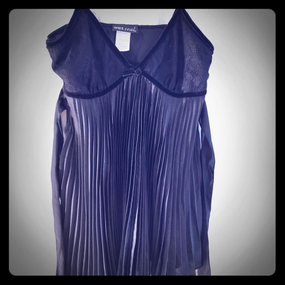 💙5 for $20💙  Satin pleated top
